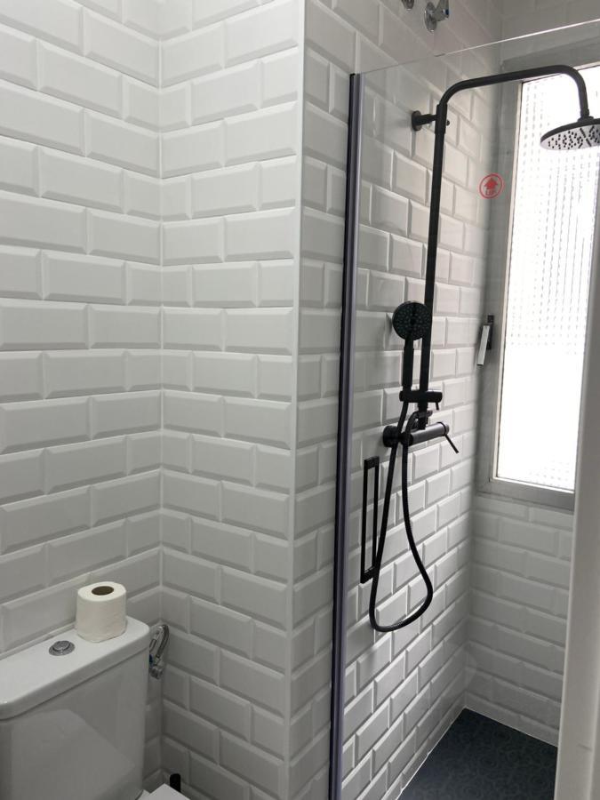 Casual Mardones 호텔 빌바오 외부 사진 A shower