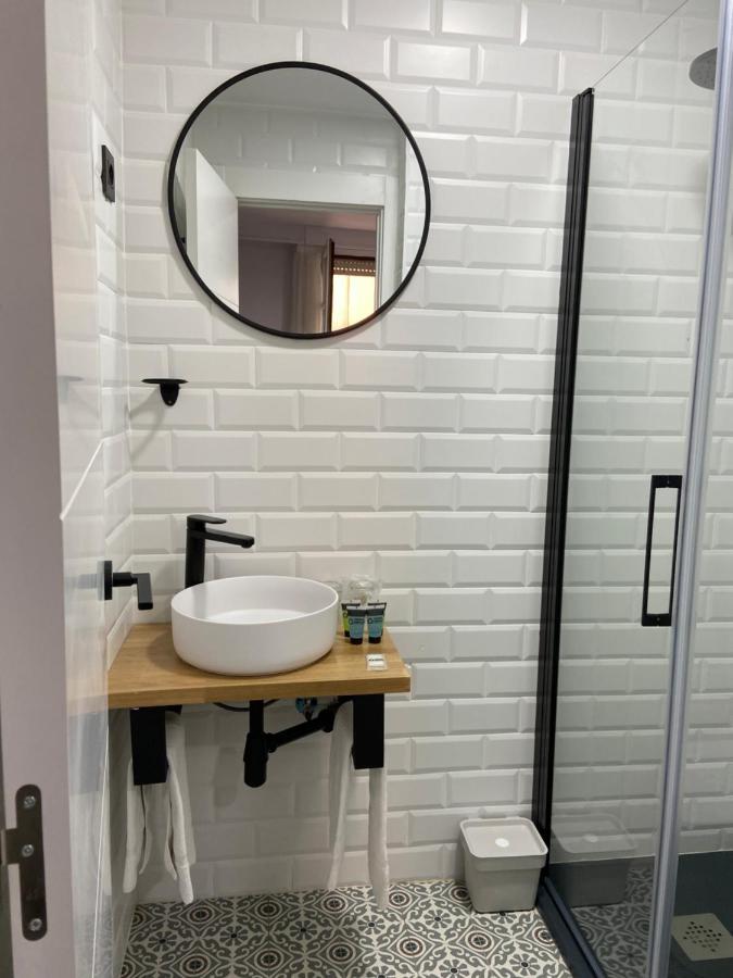Casual Mardones 호텔 빌바오 외부 사진 Bathroom at the hotel