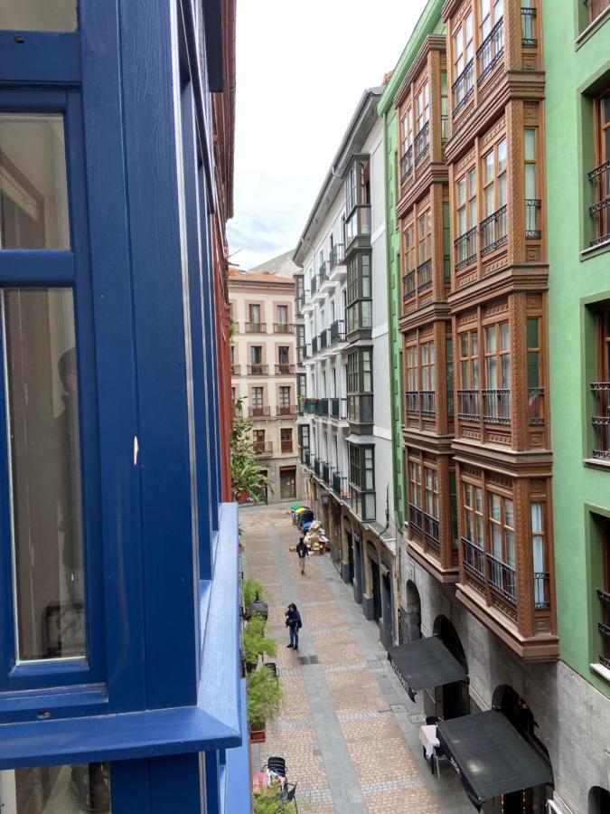 Casual Mardones 호텔 빌바오 외부 사진 A street in the old town of San Sebastián